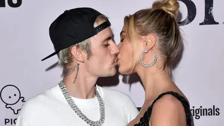 Justin Bieber’s $5,000 Gesture of Love: Recreating Hailey’s ‘I Miss You’ Text as Artwork