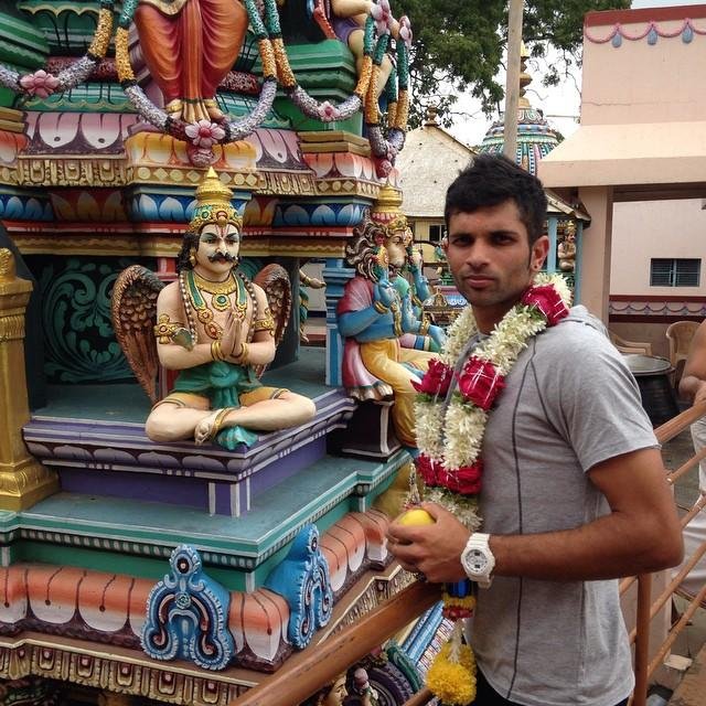 filmiii-Keshav Maharaj: South African Cricketer with Indian Roots, a Devotee of Lord Hanuman, and Married to an Indian Kathak Dancer