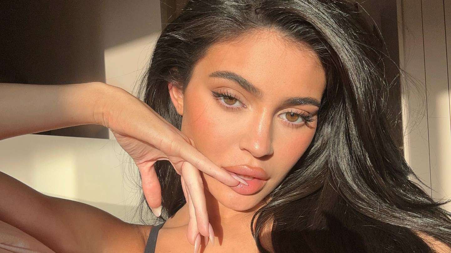 Celebrity Controversy: Kylie Jenner’s Surprise Stand On Israel Sparks Social Media Frenzy