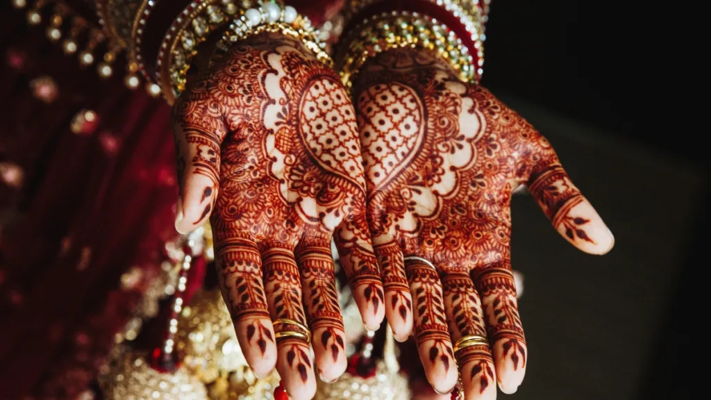 filmiii-Karva Chauth 2023 Celebrations with Darker Henna: Proven Tips for Rich Mehendi Stains at Home