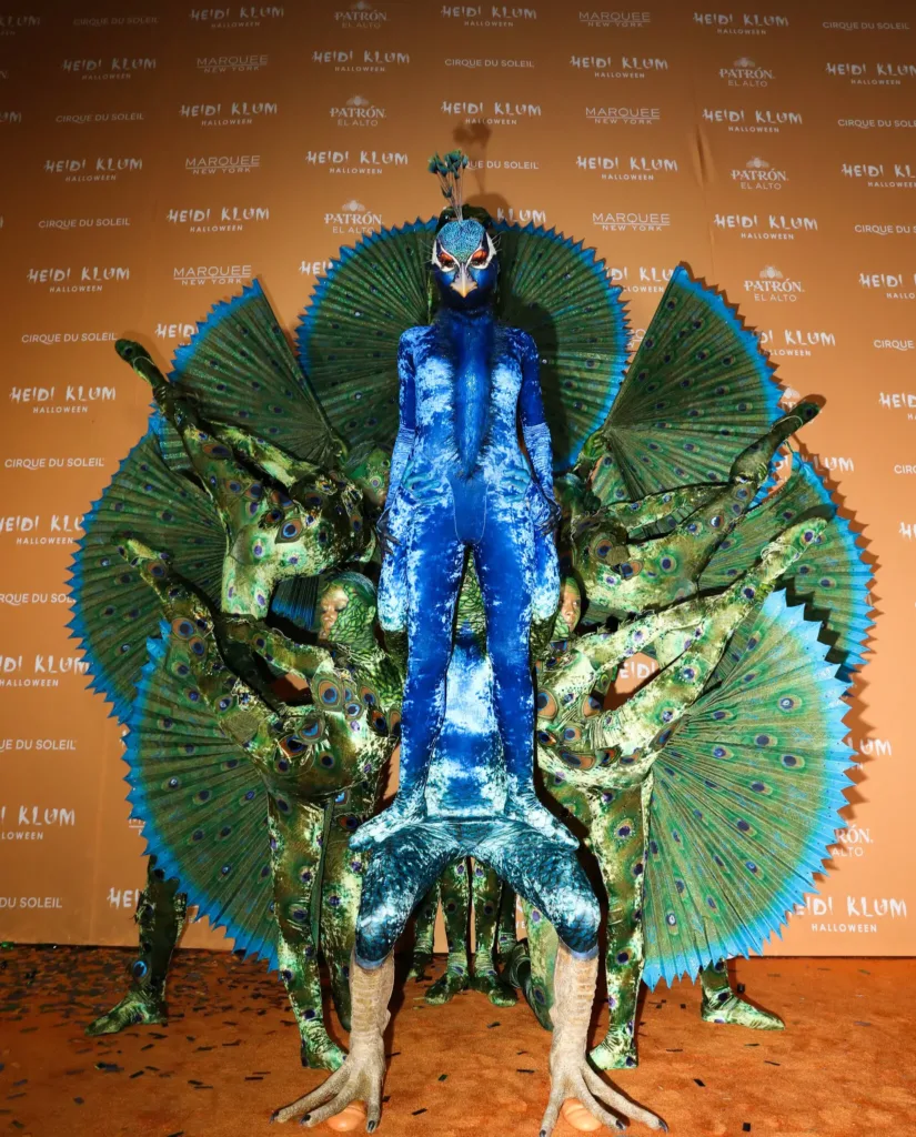 filmiii-Heidi Klum Astonishes As A Majestic Human Peacock In Spectacular Halloween Transformation With Cirque Du Soleil